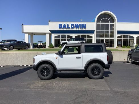 New 2026 Ford Bronco Badlands AWD/4WD image 4