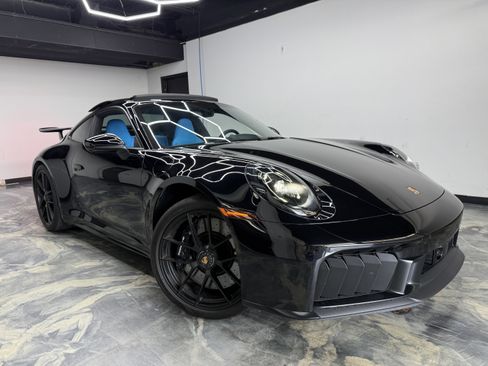Used 2025 Porsche 911 Carrera GTS RWD image 6