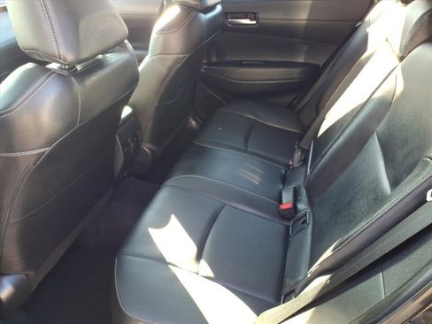 Used 2024 Toyota Corolla Cross XLE image 9