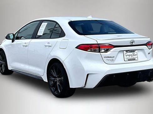 Used 2025 Toyota Corolla SE image 4