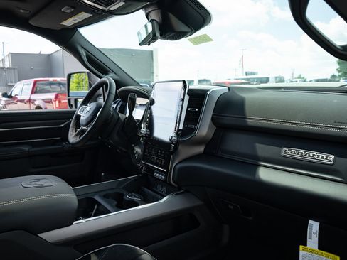 New 2026 RAM 3500 Laramie AWD/4WD image 37