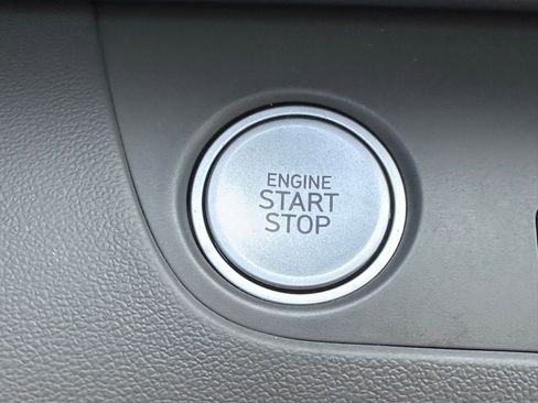 Used 2025 Hyundai Elantra SEL FWD image 27