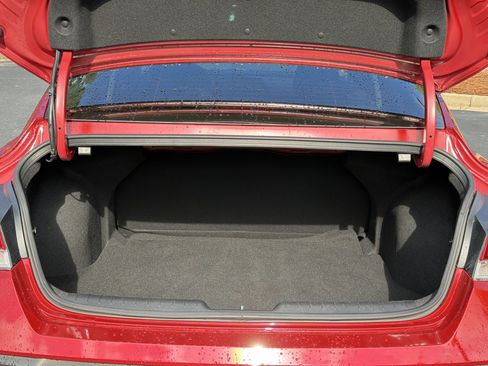 Used 2025 Hyundai Elantra SE FWD image 19