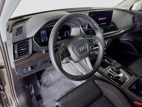 Used 2023 Audi Q5 e Premium Plus w/ Premium Plus Package AWD/4WD image 9