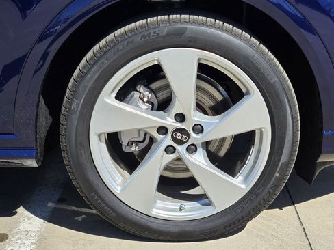 New 2025 Audi Q5 Prestige image 16
