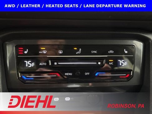 Used 2024 Volkswagen Tiguan SE image 31