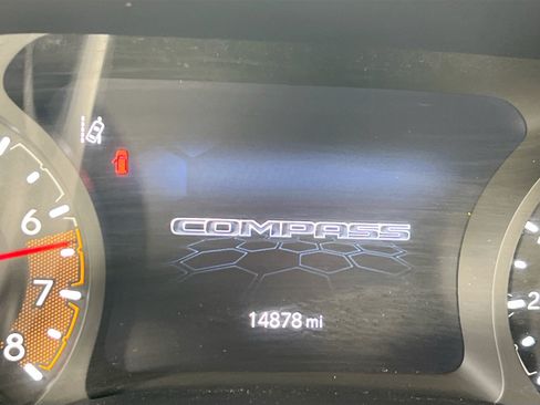 Used 2022 Jeep Compass Trailhawk AWD/4WD image 12