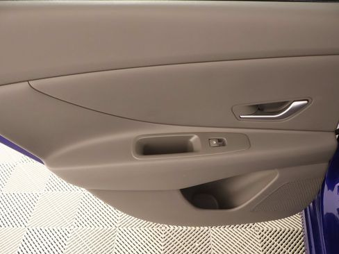 Used 2023 Hyundai Elantra SEL w/ Cargo Package FWD image 15