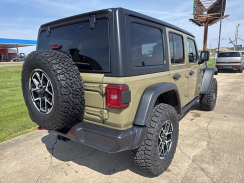 Used 2025 Jeep Wrangler Unlimited Rubicon AWD/4WD image 7
