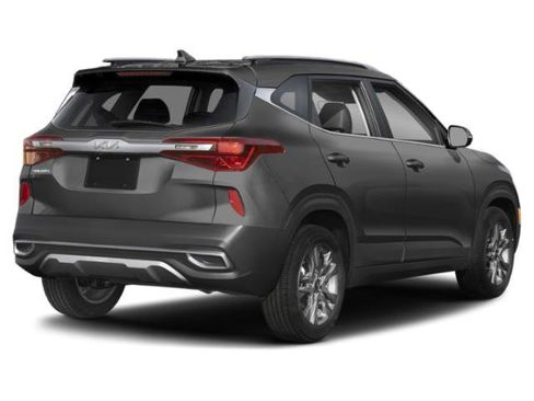 Certified 2022 Kia Seltos S FWD image 2