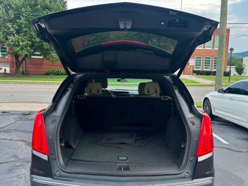 Used 2018 Cadillac XT5 FWD image 12