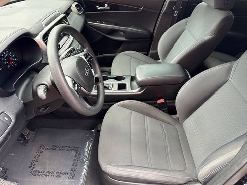 Used 2019 Kia Sorento L FWD image 10