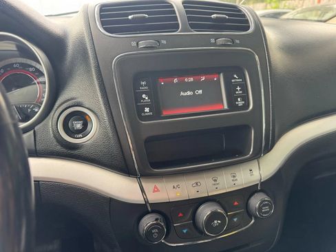 Used 2018 Dodge Journey SE w/ Popular Equipment Group FWD image 33