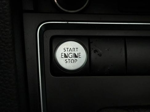 Used 2016 Volkswagen Jetta SE FWD image 35