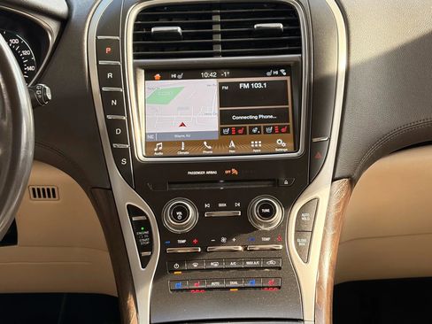 Used 2017 Lincoln MKX Reserve w/ Lincoln MKX Climate Package AWD/4WD image 79