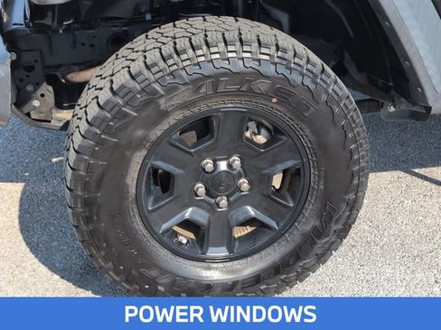 Certified 2022 Jeep Gladiator Willys image 11