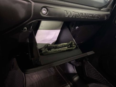 Used 2022 Jeep Wrangler Sport S image 28