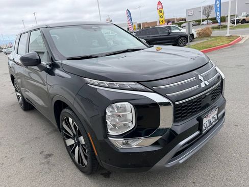 Used 2025 Mitsubishi Outlander SE FWD image 9