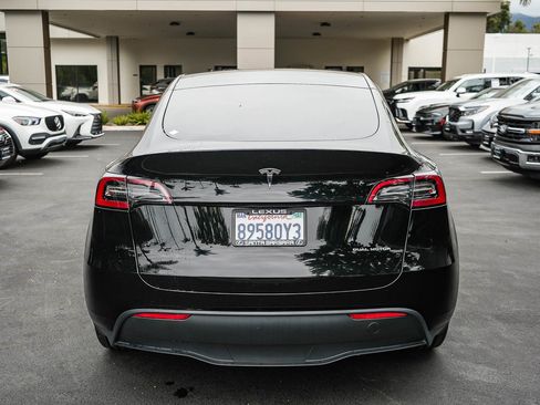 Used 2024 Tesla Model Y Long Range AWD/4WD image 5