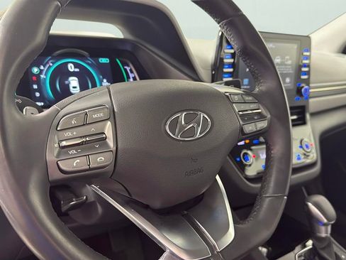 Used 2020 Hyundai Ioniq SE image 25