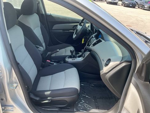 Used 2012 Chevrolet Cruze LS FWD image 33