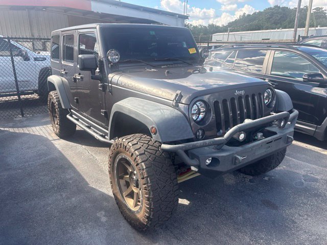 Used 2016 Jeep Wrangler Unlimited Rubicon w/ Connectivity Group AWD/4WD image 3