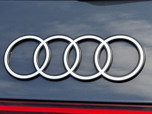 Certified 2025 Audi Q5 Premium w/ Convenience Package AWD/4WD image 30