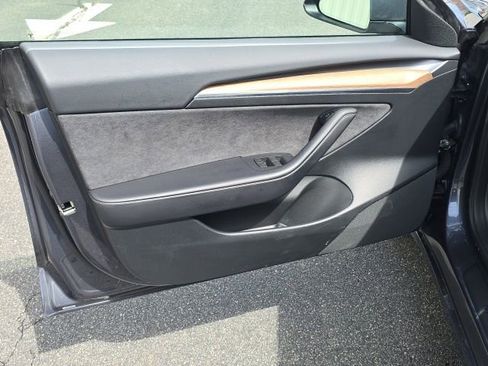 Used 2023 Tesla Model 3 Standard Range image 19