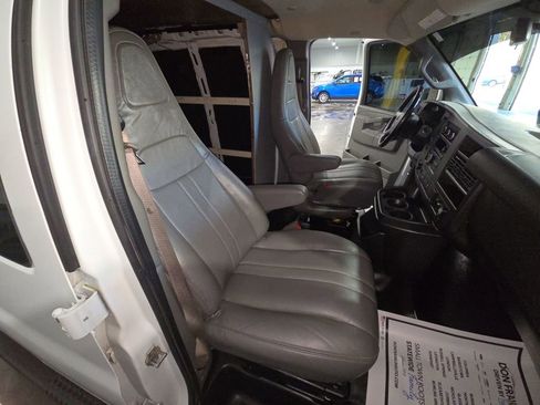 Used 2020 GMC Savana 2500 Extended w/ Communications Package image 29