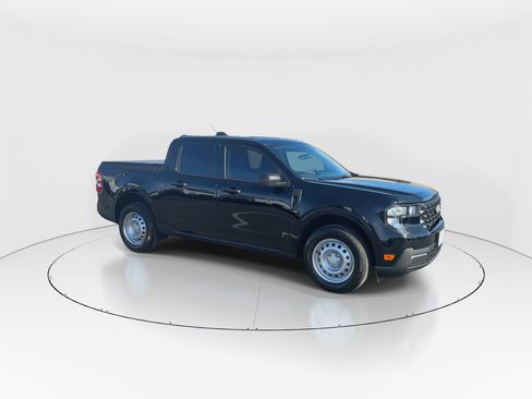 Used 2025 Ford Maverick XL image 2