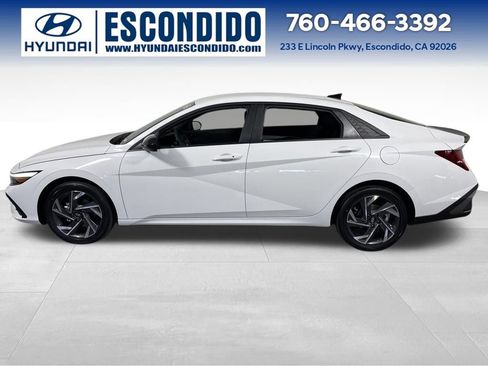 New 2025 Hyundai Elantra SEL image 2