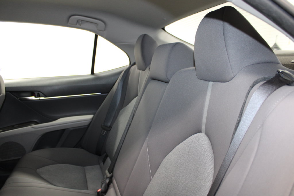 Used 2022 Toyota Camry LE FWD image 17