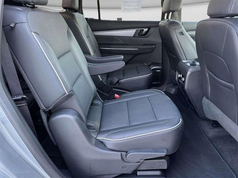 Used 2025 Buick Enclave Preferred image 15