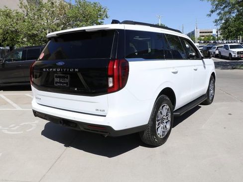 Used 2025 Ford Expedition Active AWD/4WD image 5