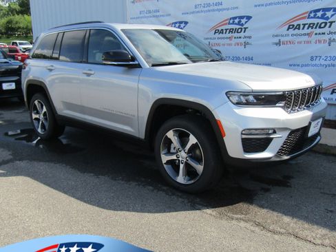 New 2025 Jeep Grand Cherokee Limited image 1