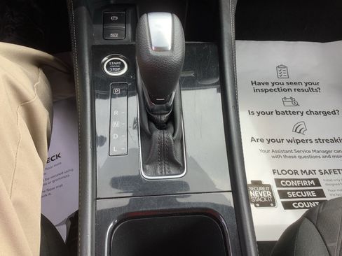 Used 2021 Nissan Kicks SV FWD image 17