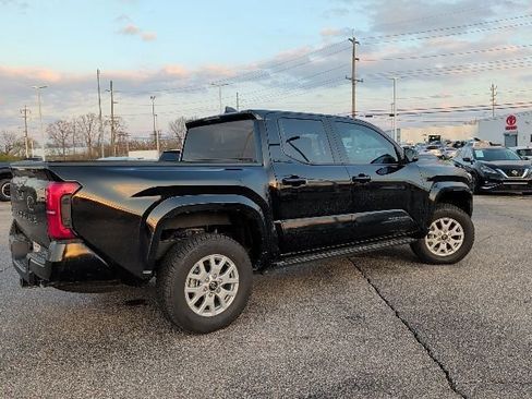 Used 2025 Toyota Tacoma SR5 image 6