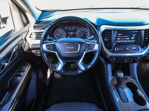 Used 2018 GMC Acadia SLE image 21