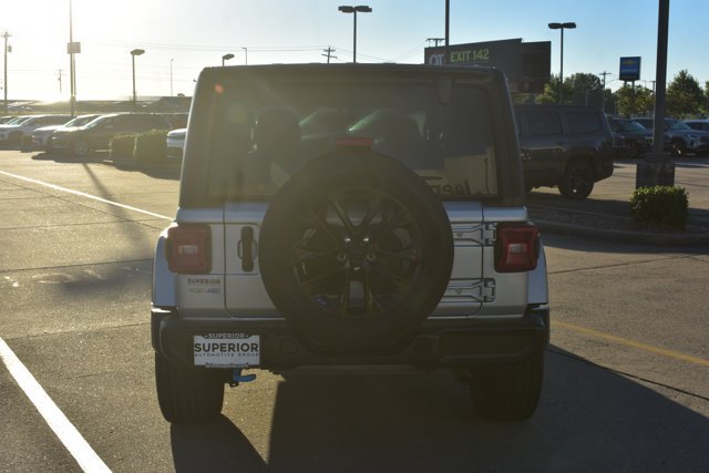 Used 2023 Jeep Wrangler Unlimited Sahara AWD/4WD image 6