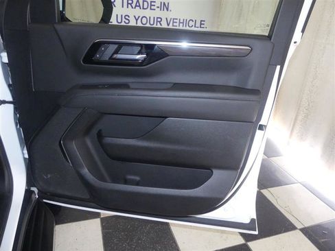 Used 2025 Chevrolet Tahoe LT AWD/4WD image 28