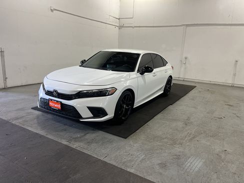 Used 2024 Honda Civic Sport image 1