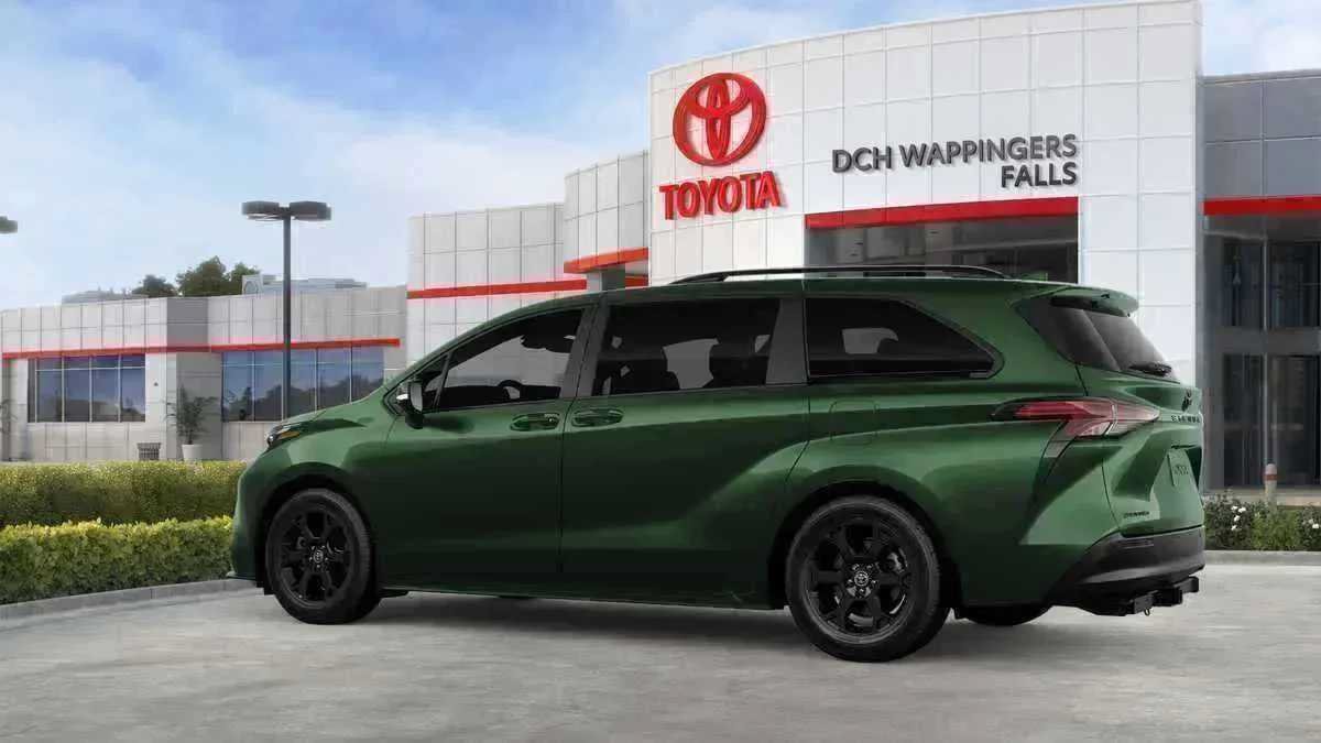 New 2026 Toyota Sienna XLE Woodland Edition AWD/4WD image 7