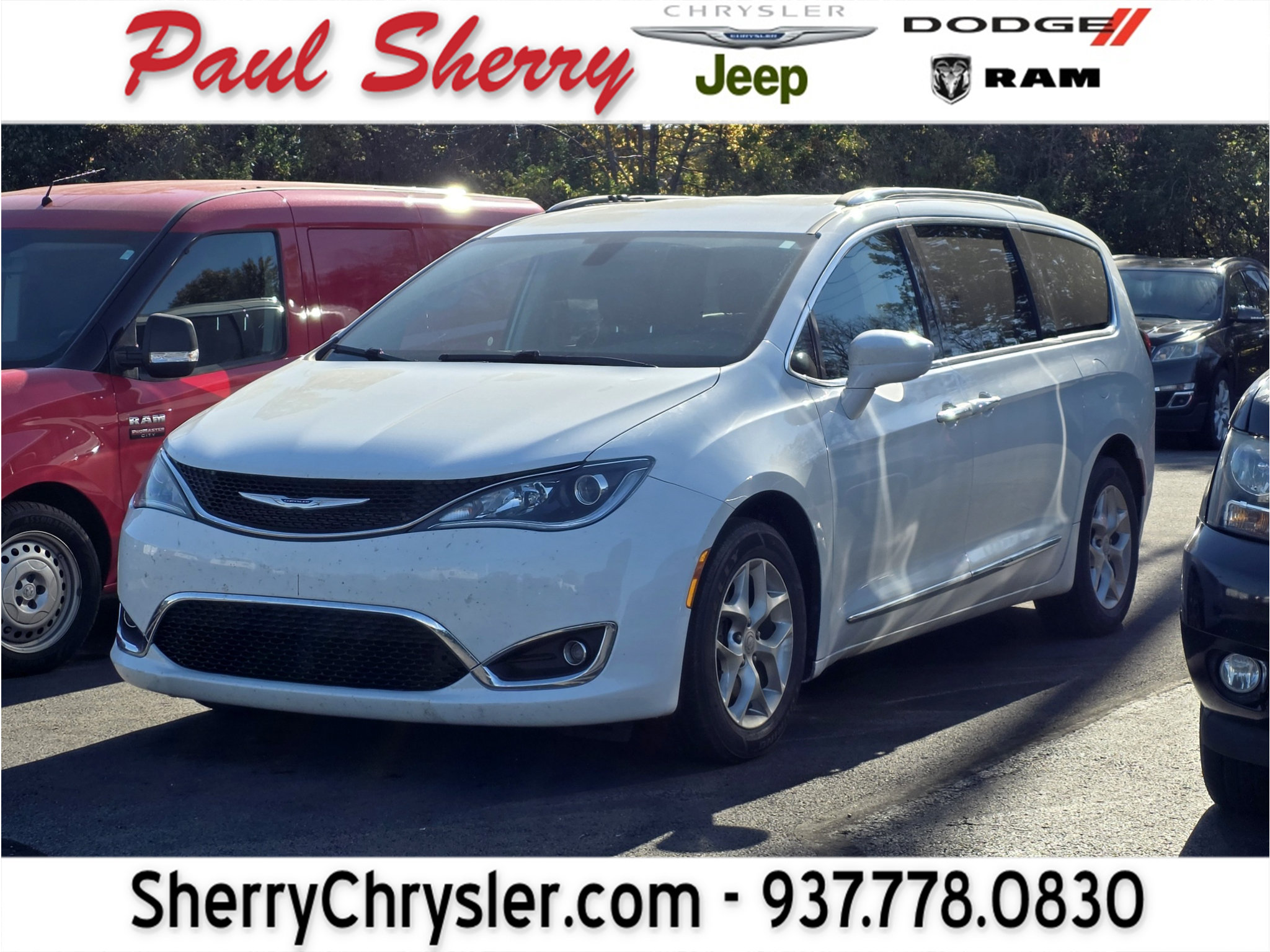 Used 2020 Chrysler Pacifica Touring-L Plus w/ Tire & Wheel Group FWD image 1