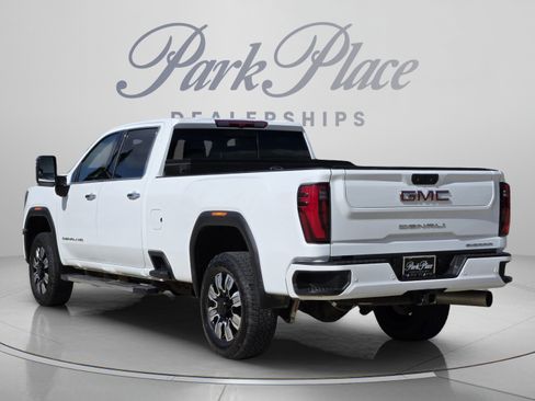 Used 2024 GMC Sierra 3500 Denali AWD/4WD image 3