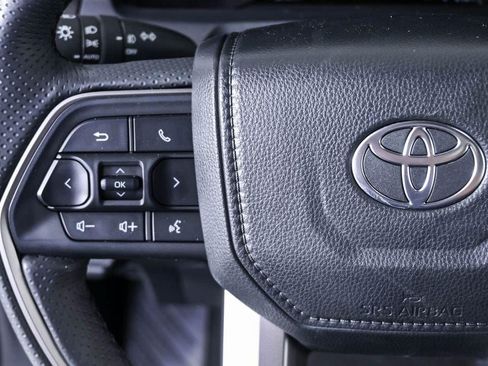 Used 2025 Toyota 4Runner SR5 RWD image 11