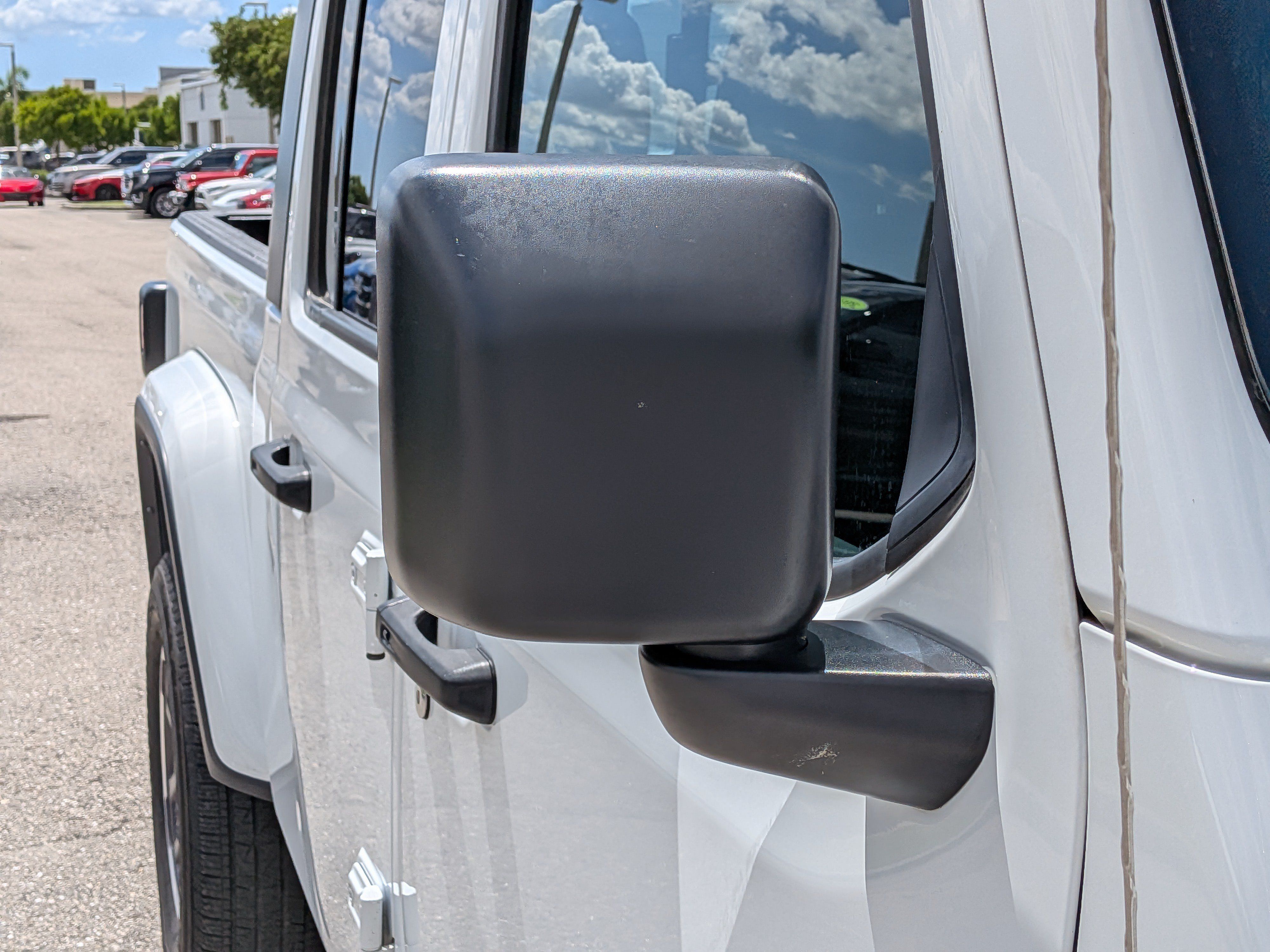 Used 2023 Jeep Gladiator Overland AWD/4WD image 12