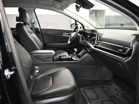 Used 2025 Kia Sportage EX image 46