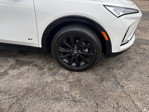 Used 2025 Buick Envista Sport Touring image 28