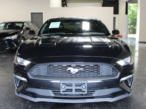 Used 2018 Ford Mustang Premium w/ Equipment Group 201A RWD image 8