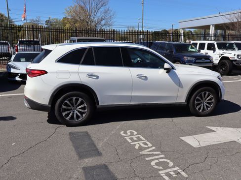 Used 2024 Mercedes-Benz GLC 300 300 image 11
